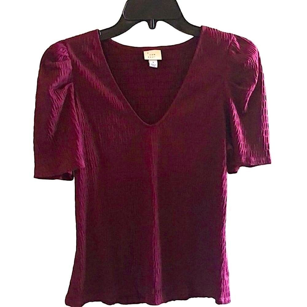 💕5️⃣for25 A New Day Maroon v neck puffed sleeves has stretch size small
